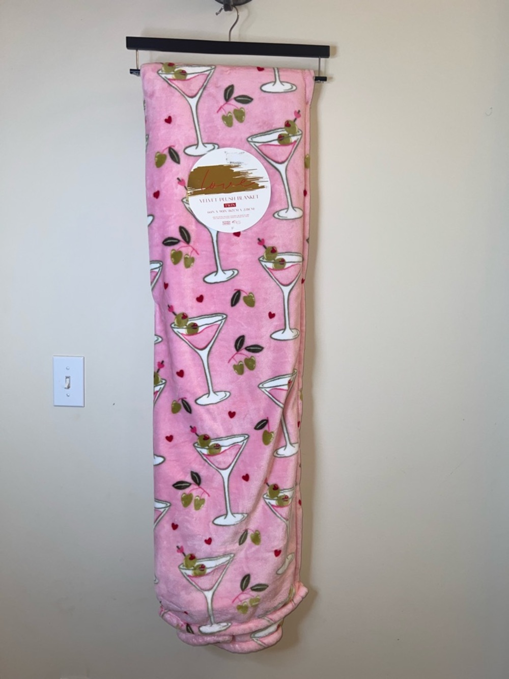 Love Velvet Plush Blanket Twin Pink Martini‎ Print 66x90 NWT